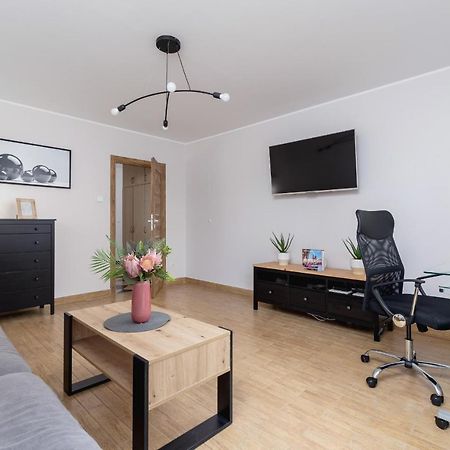 Pleasant Apartment With Terrace Cracow By Noclegi Renters クラクフ エクステリア 写真