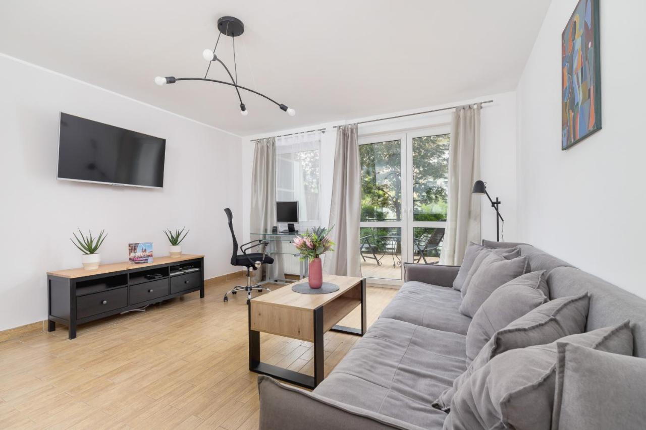 Pleasant Apartment With Terrace Cracow By Noclegi Renters クラクフ エクステリア 写真