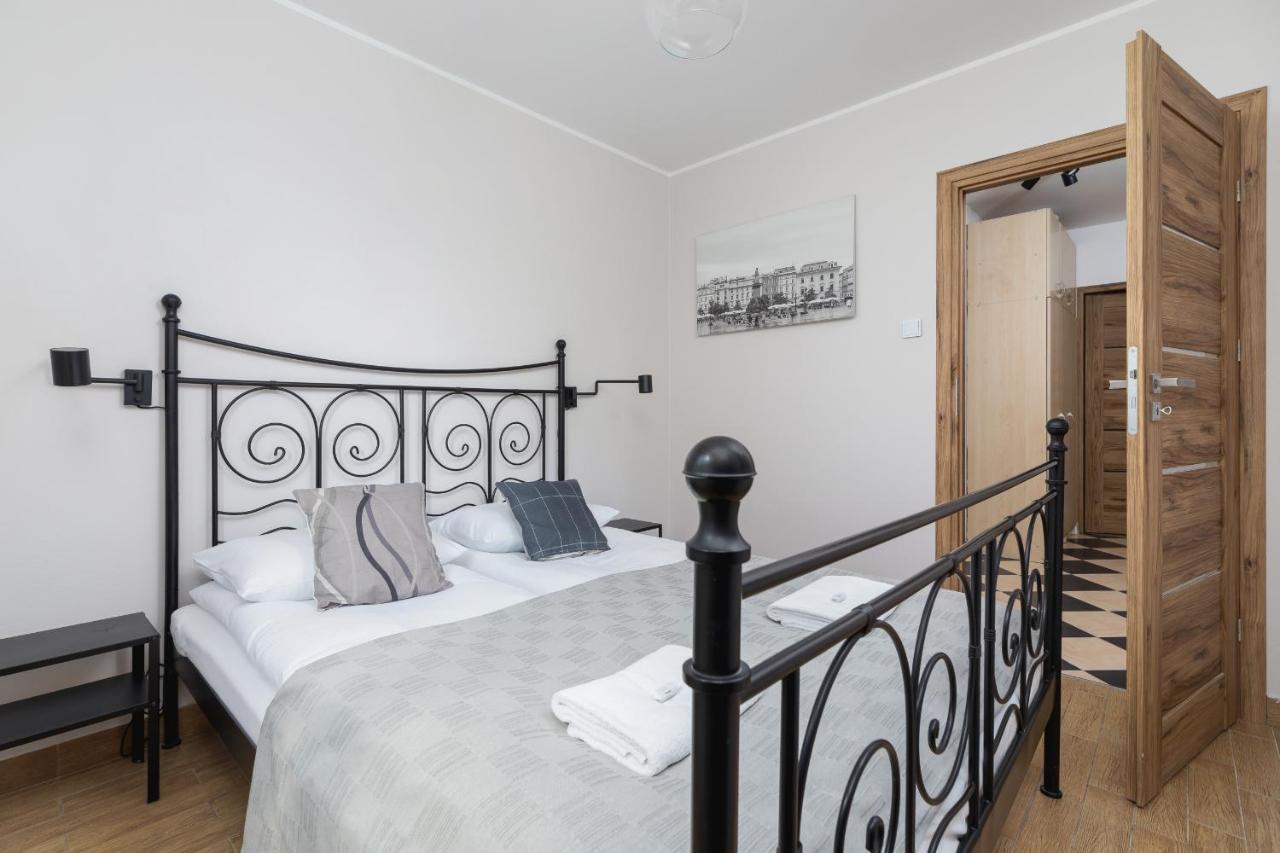 Pleasant Apartment With Terrace Cracow By Noclegi Renters クラクフ エクステリア 写真